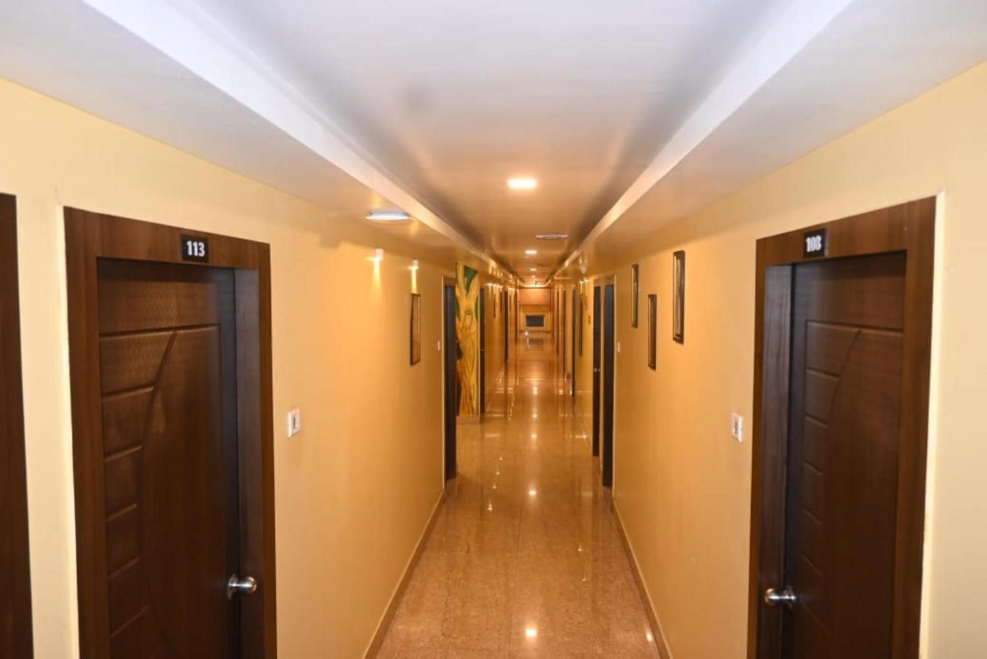 Hotel Runway Inn Порт-Блэр Экстерьер фото